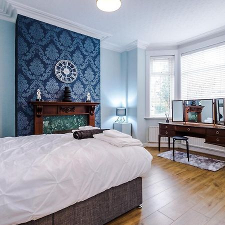 3 Bed Property, Upto 8 Guests Near City Centre Manchester Exterior photo